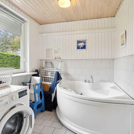 Casa vacanze Classic Summer House 200 Meters From The Water, *