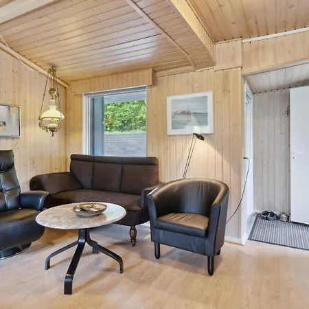 Classic Summer House 200 Meters From The Water, Børkop