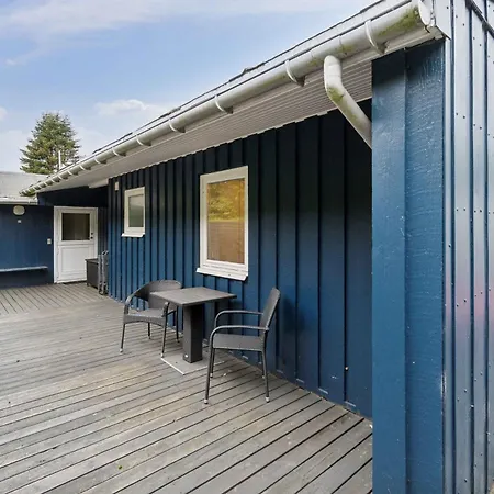 Classic Summer House 200 Meters From The Water, Casa vacanze Børkop